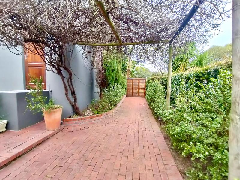 To Let 4 Bedroom Property for Rent in Hout Bay Western Cape